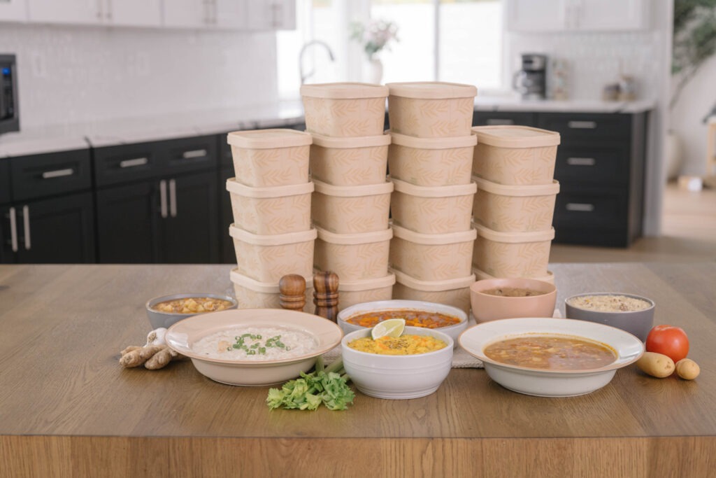 Prepared postpartum meals with soups, porridges, and stews